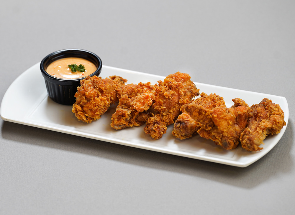 Hot Wings, Crispy chicken wings with mayo dip, Sufraq Karachi